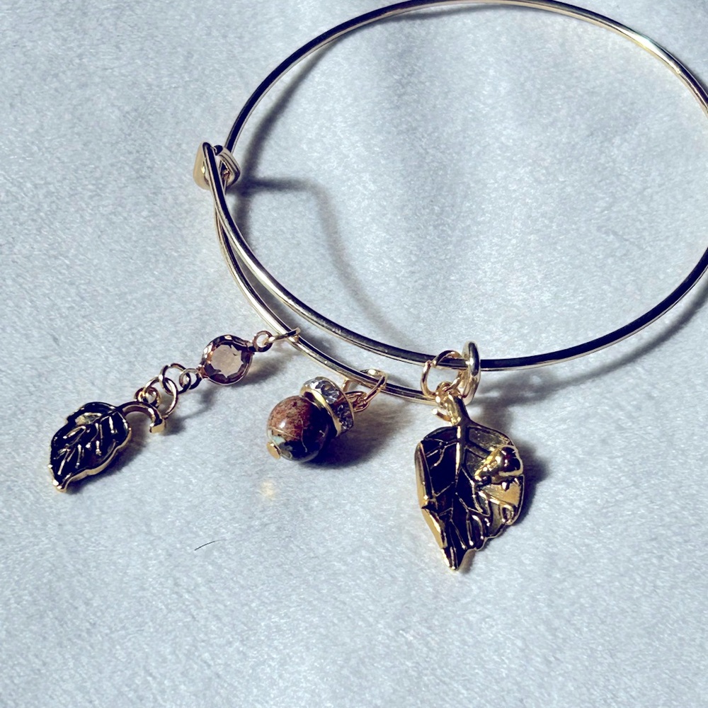 Leaf bracelet